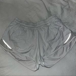 white size 6 lululemon hotty hot shorts